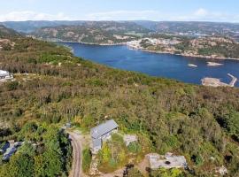 Family Cabin Close To Nature Near Lindesnes, hotel in Spangereid