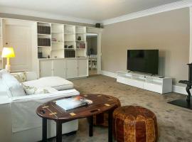 Tenant House On Skjørringe Estate On Falster, hotel sa Stubbekøbing