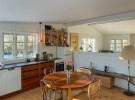Holiday Home With Sea View Near Marina, хотел в Orø