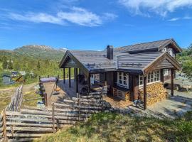 Cosy Cabin With Jacuzzi Right By The Ski Slope, Hotel in Norheimsund