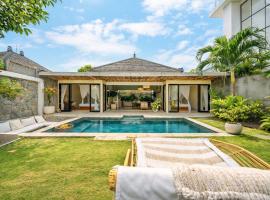 Honey Mandarin - Private Pool Villa with Outdoor Lounge, hotel di Kerobokan