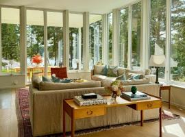 Architect House By Per Öberg With Sea View, hotel in Nyköping