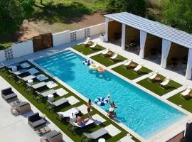 Melrose River Club Resort