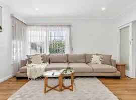 Paradise Living Quiet Stay near Shops and City Links