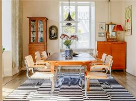 Viesnīca Historic Home With Garden Charm And Romance pilsētā Stånga