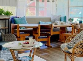 Cabin With 3 Bedrooms Near Beach In Svalerødkilen, Hotel in Sponvika