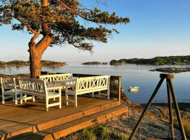 라르비크에 위치한 호텔 Cabin With Private Beach By Viksfjord