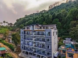Dochi 4-BHK apartment with Hill Views, Living Room, & Balconies