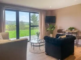 The Foxes Hole - Uk49085