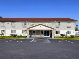 Rodeway Inn & Suites Jacksonville near Camp Lejeune