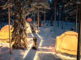 Invisible Forest Lodge & Spa, מלון ברובניימי