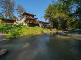 Cozy Home Saluang, hotel a Ban Lua Ka