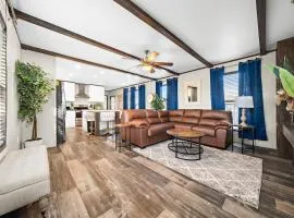 Relaxing 3Bedroom 2bath Getaway at Joy Drive-In Movie