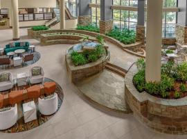 Embassy Suites San Antonio Riverwalk-Downtown, жилье с кухней в Сан-Антонио