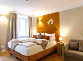 90 qm BUSINESS & GROUP Apartment I Altstadt I 6 Schlafplätze in 3 Betten I 2 Arbeitsplätze I WIFI & LAN I Fitness I Self Check-in