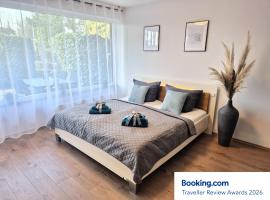 Meerzeit Apartment mit Terrasse & Parkplatz, hotel din Scharbeutz