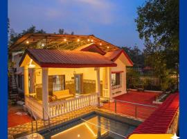 Mount Aurora I Staymist, hotel din Karjat