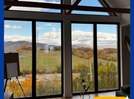 Sunset Hills Chalet, hotel u gradu Slanik