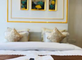 Lux-party house, allotjament amb cuina a Noida