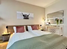 Alpine City Studio with AC, garden terrace and much privacy