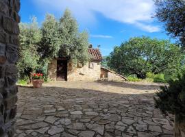 Casa Gillo in Cascina Marenco Langhe Country House，Cessole的飯店
