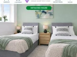 Detached House • Driveway Parking • Fast WiFi • Smart TV • Self-Check-In • Yoko Property