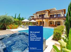 Luxury Elite Villa AJ06 complete with a private, climate controlled pool and a relaxing outdoor Jacuzzi, Aphrodite Hills Resort, hotel v destinaci Paphos City