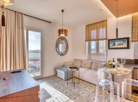 Plush one bedroom apartment with sea view balcony LMAC1-1