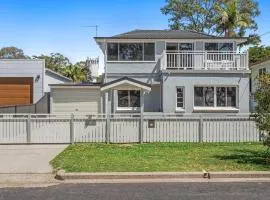 MetaWiseBnB Waterfront 3BR Coastal Escape