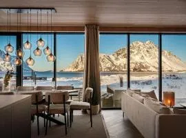 Secluded Lodge - Stunning Views!