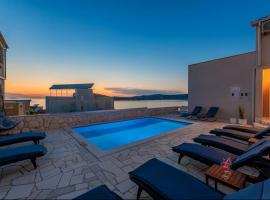 Quiet Bay Getaway Apt Mona 2 4 and 6: Ražanj şehrinde bir otel