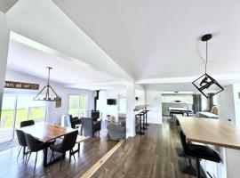 Lake & Game Room - Chalet Brothers and Sun, hotel a Disraeli