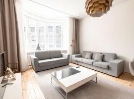 Stylish 3BR Apartment in Center with Sauna Tub