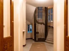 2ndhomes Compact Cozy Top Floor Studio in Erottaja