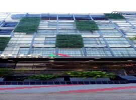 Mohammadnagar में, होटल Avenue A boutique hotel