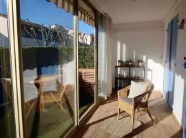 Lora Apartment with Garden & Pool