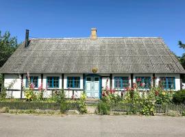 Half-Timbered House With West Garden In Besser, Hotel in Langemark