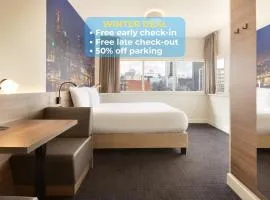 Rotterdam Teleport Hotel