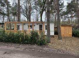 Recreatiepark Klein Zwitserland - Jeneverbes, hotel i Zuidwolde
