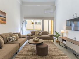 Calla 1-BR Apt & Balcony at Maison des Muses in Gemmayzeh, Cottage in Ar Rumayl