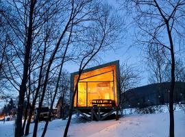 The Grit - Adults-Only Modern Design House near Brașov, Hotel in Vama Buzăului