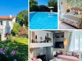 La Colline de Tilleul - Les Tilleuls - 4 STAR RATED - stunning cottage with pool near Aubeterre in idyllic location, hotel a Saint-Romain