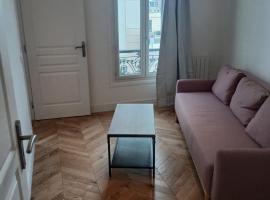 Beautiful one bedroom appartement, Heart of Maisons-Laffitte, Twenty min to paris, hotel a Maisons-Laffitte