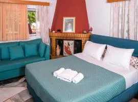 Palaiokastro Hillside Home 1,5 km from the Beach