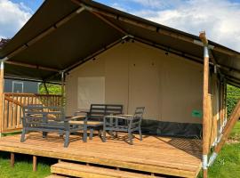 La Montagne, hotel u gradu Azas