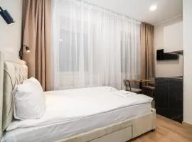 Airport-Bus - 13 North Studios - Apartment 6