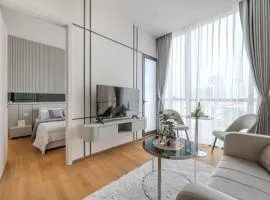 Luxe City Condo in Central Bangkok