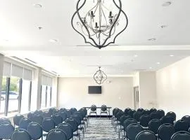 Holiday Inn Express & Suites Washington DC - NoMA by IHG