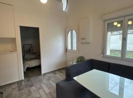 Maison familiale lumineuse、アルジャントゥイユのホテル