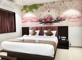 Kings Executive and Restaurant, hotel di Tuljapur